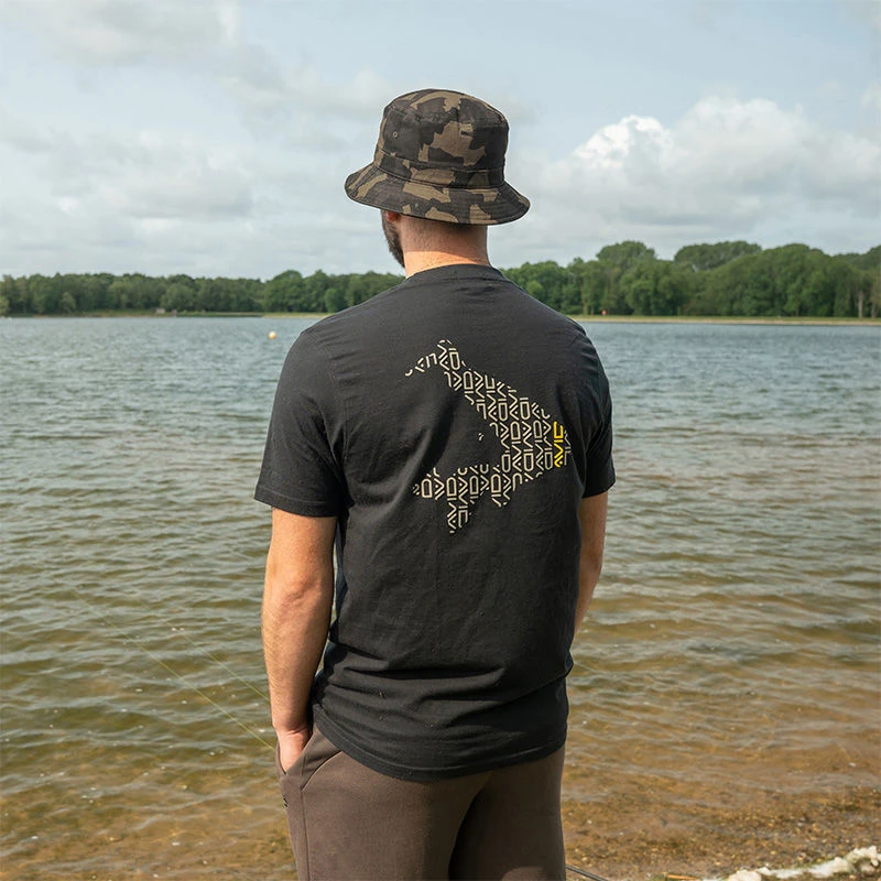 Avid Carp Compound T-Shirts Black